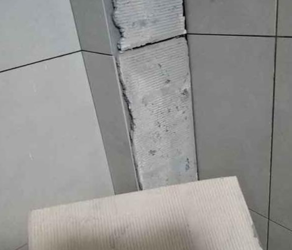 周至瓷砖空鼓维修公司分享下厨房瓷砖脱落的补救措施。